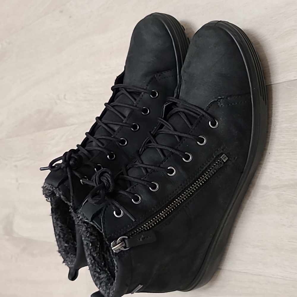 Ecco soft 7 black booties, size 10/41